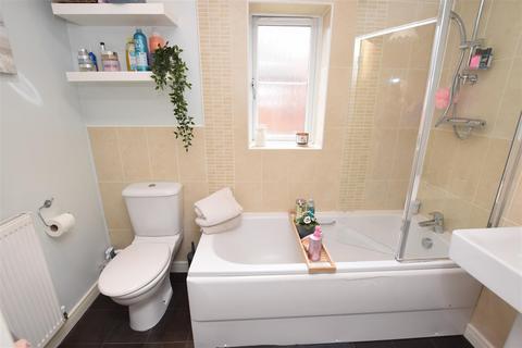 2 bedroom semi-detached house for sale, Thornbury Drive, Scartho Top DN33
