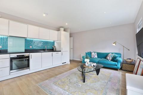 1 bedroom flat for sale, Benhill Road, London, SE5