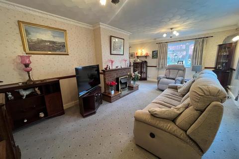 3 bedroom detached bungalow for sale, Low Road, Grayingham, Gainsborough