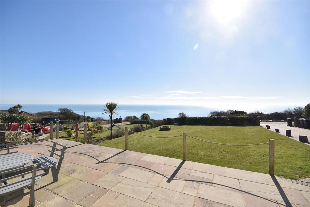 Front Patio &amp; Direct Sea View