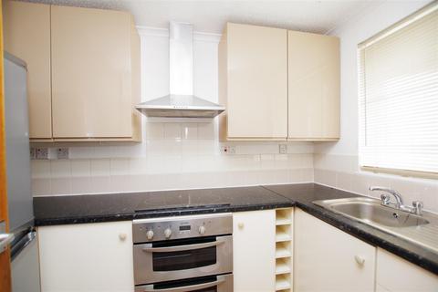 1 bedroom maisonette to rent, Longstock Court, Swindon SN5