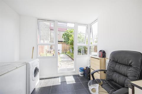 315 Capworth Street, London, E10 7BA
