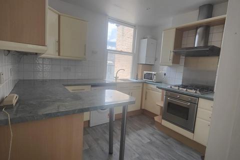 42c Battersea Park Road, London, SW11 4JP