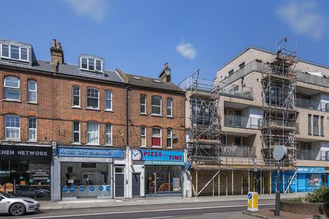 42c Battersea Park Road, London, SW11 4JP