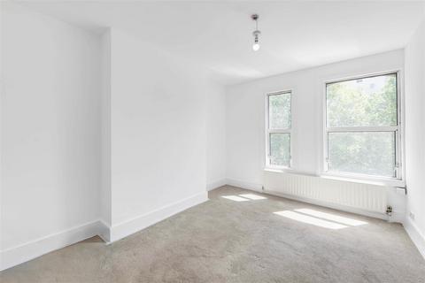 42c Battersea Park Road, London, SW11 4JP