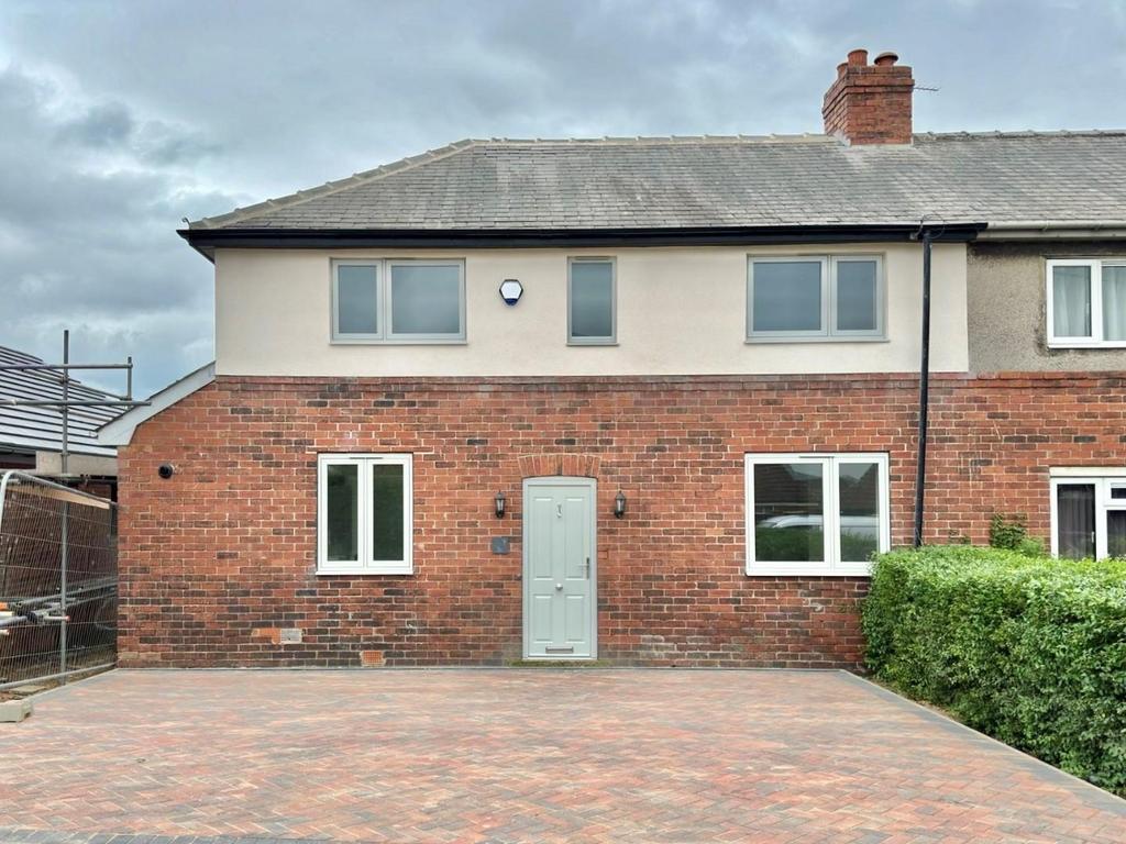 Higham Common Road, Higham, Barnsley 3 bed semidetached house for sale
