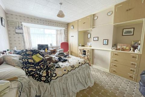 15 Lindrosa Road, Sutton Coldfield, B74 3JY