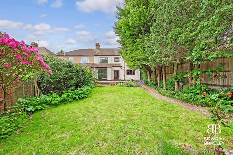 4 bedroom semi-detached house for sale, Onslow Gardens, South Woodford