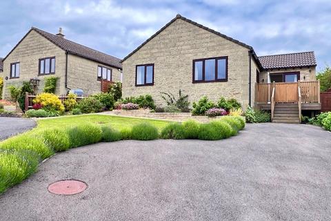 3 bedroom detached bungalow for sale, Heazle Place, Stroud, GL5 1UW