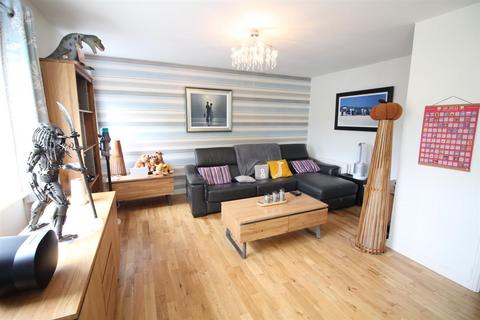3 bedroom apartment for sale, Lakeside Approach, Tadcaster LS24