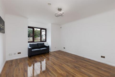 Studio for sale, Prince Road, London