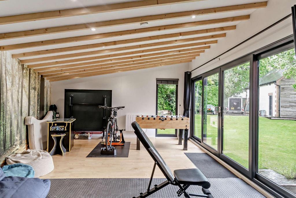 Gym/Summerhouse
