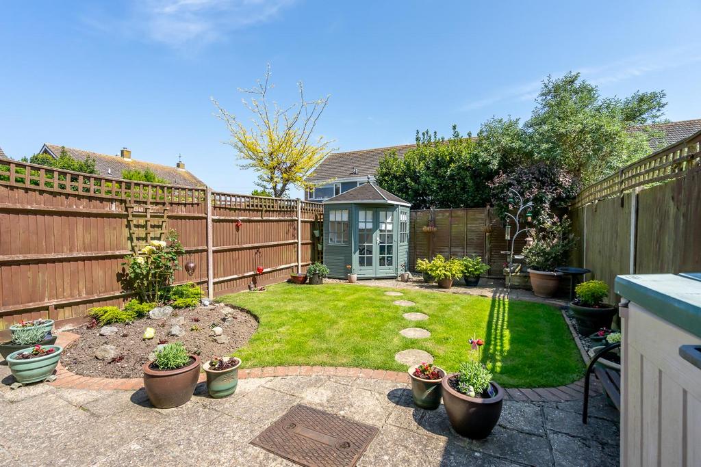 Rear Garden (2).jpg
