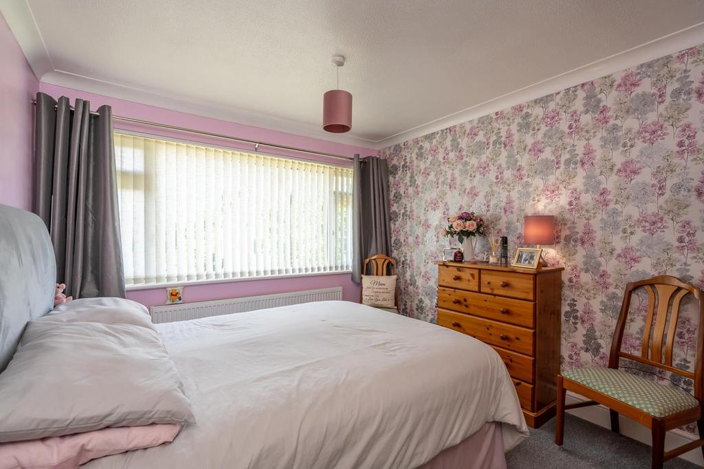 Bedroom 1.jpg