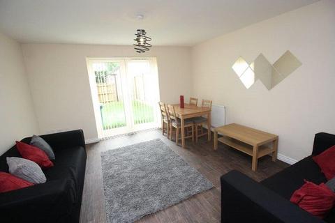4 bedroom end of terrace house to rent, Signals Drive, Coventry CV3