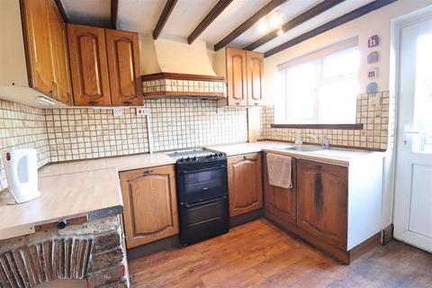 3 bedroom semi-detached house to rent, Clavering Road, Braintree