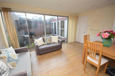 5 bedroom end of terrace house for sale, Grayswood Gardens, Raynes Park SW20