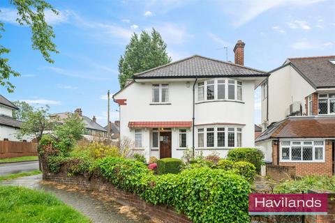 3 bedroom detached house for sale, Wades Hill, Winchmore Hill