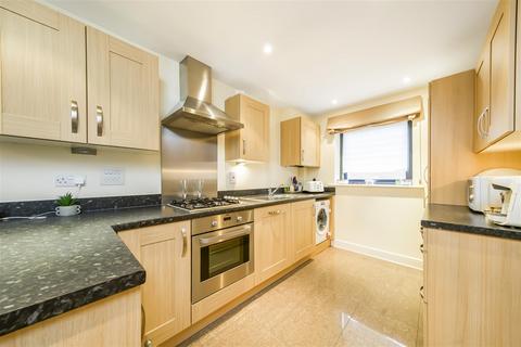 3 bedroom terraced house for sale, Jupiter Close, Farnborough GU14