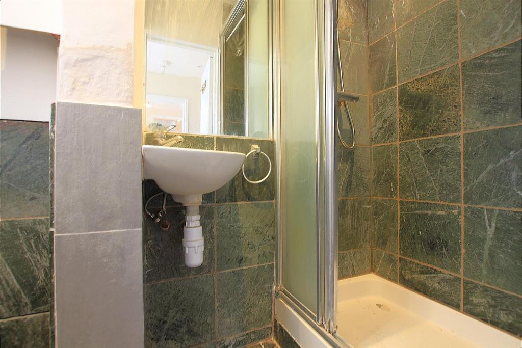 Shower Room/ WC