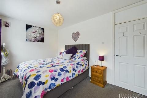 3 bedroom bungalow for sale, Wykeham Drive, Basingstoke RG23