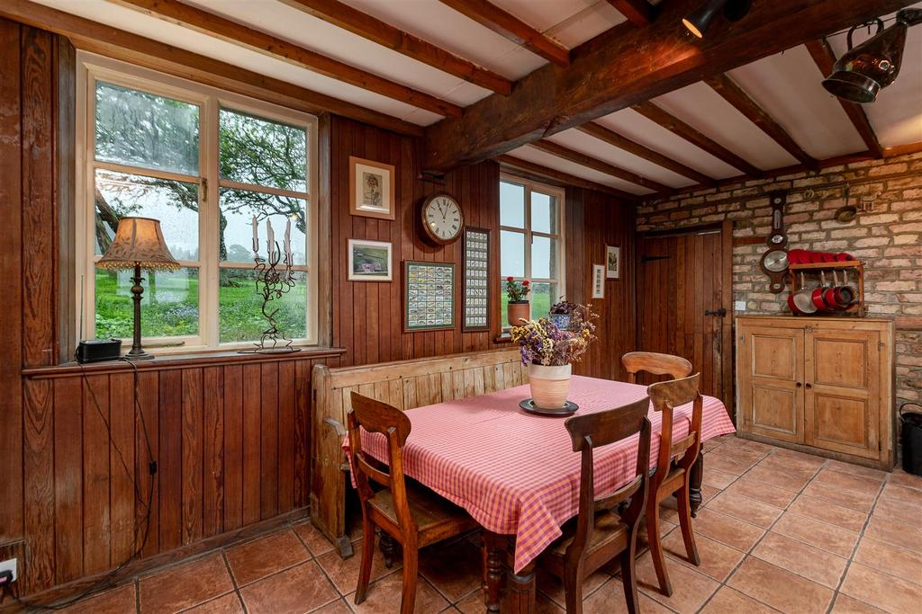 Dining Area.jpg