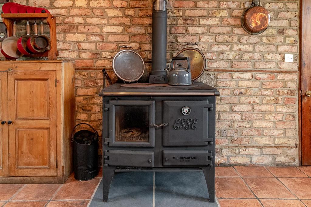 Esse Stove.jpg