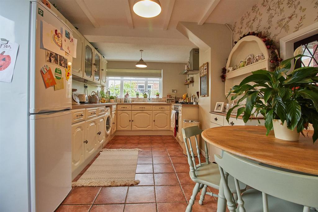 Fitted dining kitchen to rear