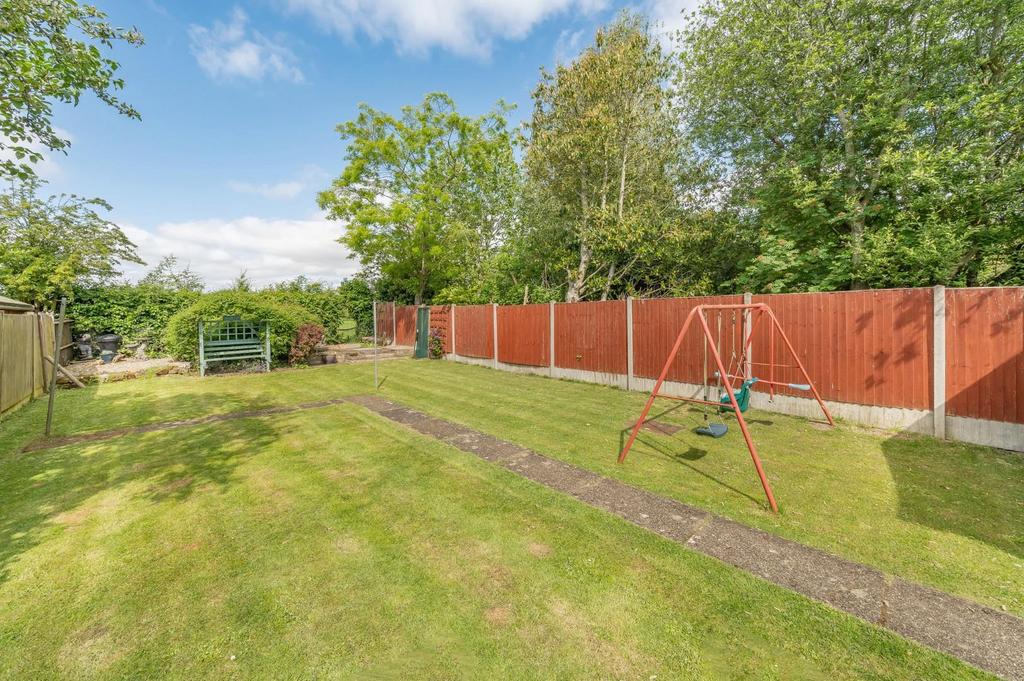 REAR GARDEN.jpg