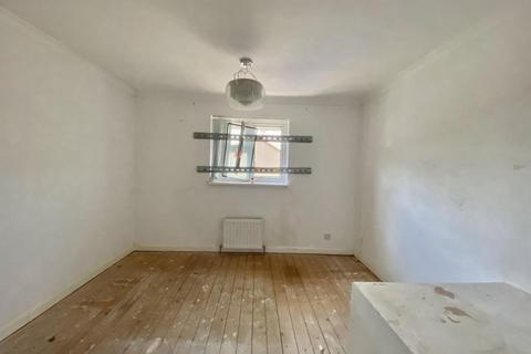 116 Abbotswood Way, Hayes, UB3 3PQ