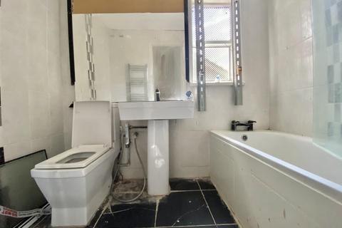 116 Abbotswood Way, Hayes, UB3 3PQ