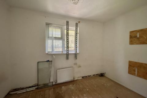 116 Abbotswood Way, Hayes, UB3 3PQ