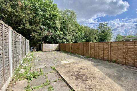 116 Abbotswood Way, Hayes, UB3 3PQ