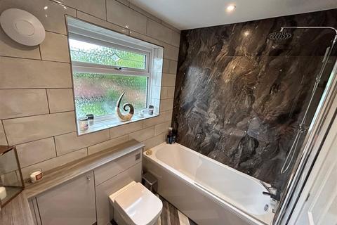 10 Aldeford Drive, Brierley Hill, DY5 3JF