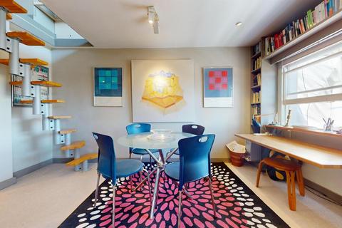 Studio for sale, Rutland Gate, London SW7