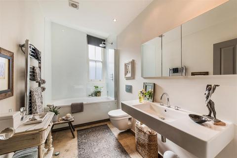 2 bedroom flat for sale, Lindrop Street, London, SW6