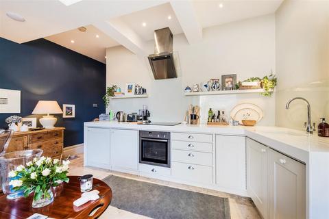 2 bedroom flat for sale, Lindrop Street, London, SW6