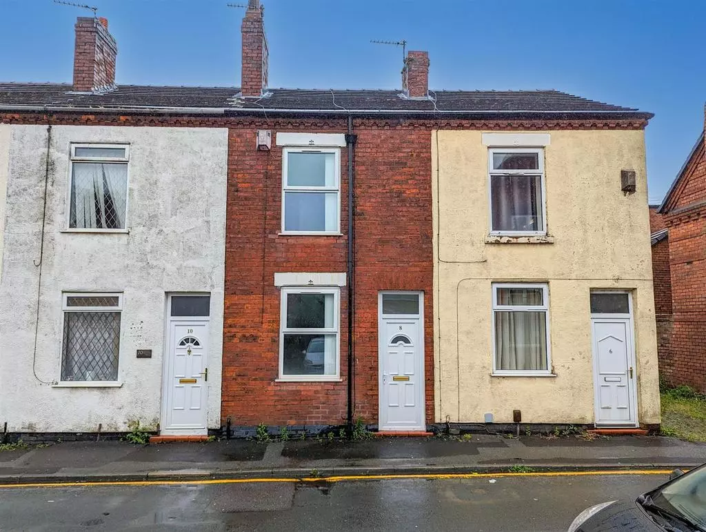 2 bedroom terraced house for sale