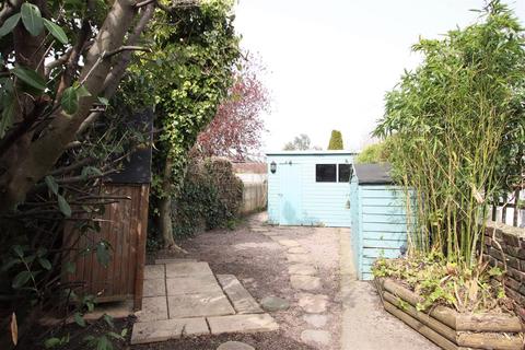 2 bedroom terraced house to rent, Oving Road, Chichester