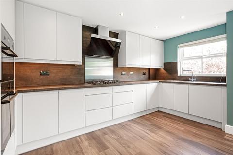 4 bedroom townhouse for sale, Howard Place, Reigate Hill, Reigate RH2