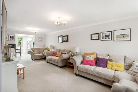 3 bedroom terraced house for sale, Cheyne Walk, Meopham Gravesend DA13