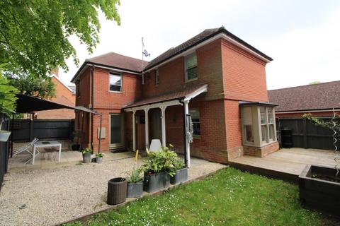 3 bedroom semi-detached house for sale, Cornfield Road, Bury St Edmunds IP33