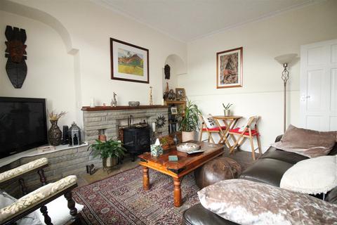106 Town Gate, Wyke, Bradford, BD12 9JL