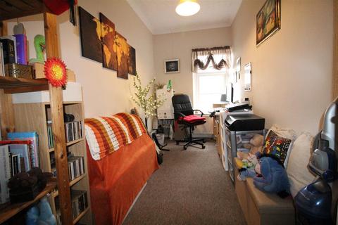 106 Town Gate, Wyke, Bradford, BD12 9JL