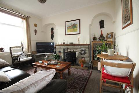 106 Town Gate, Wyke, Bradford, BD12 9JL