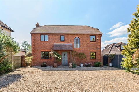 4 bedroom detached house for sale, Shripney Road, Shripney