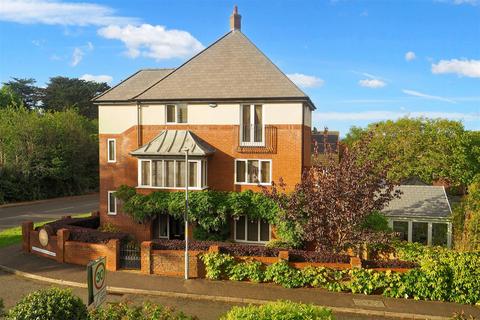 5 bedroom detached house for sale, Snaefell Park, Sheringham