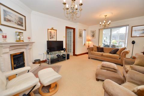 5 bedroom detached house for sale, Snaefell Park, Sheringham