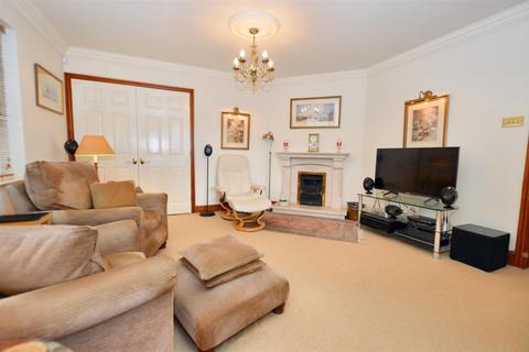 5 bedroom detached house for sale, Snaefell Park, Sheringham