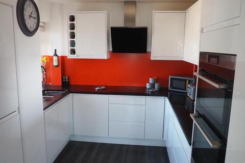 2 bedroom flat for sale, Marina, Bexhill-on-Sea